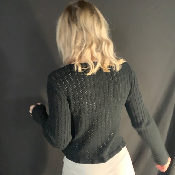 Black sweater size small, ties in front - Picture 3 of 4